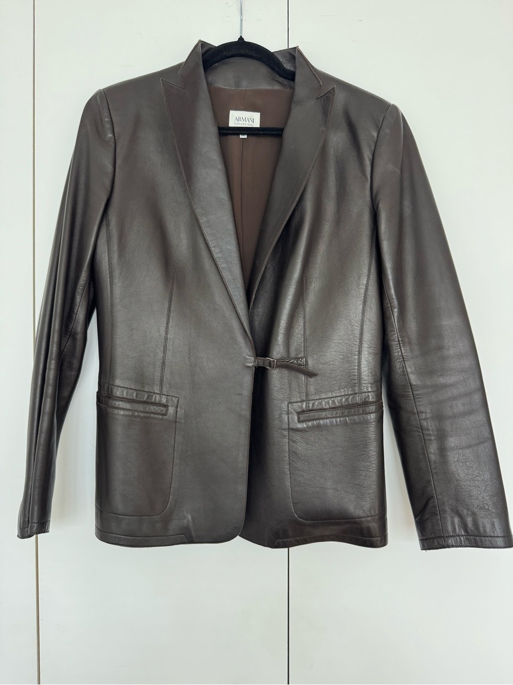 Armani Collezioni Dark Brown Leather Blazer will perfectly fit small to mediumum